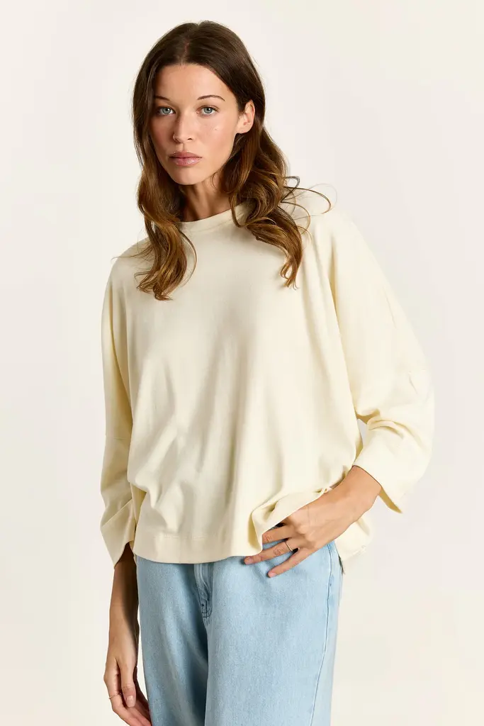 Studio Clique Madeline Boyfriend T-shirt - Cream