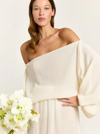 Studio Clique An off shoulder top - Off white