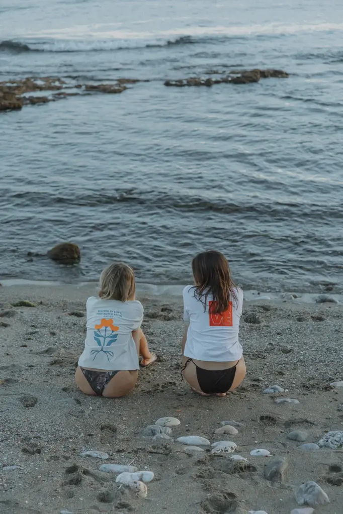 LN Knits Rooted in Love, Protected From Above' T-shirt - Cream