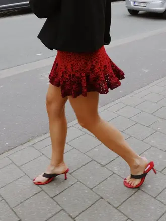 Meadow Flowy Mini Skirt - Red