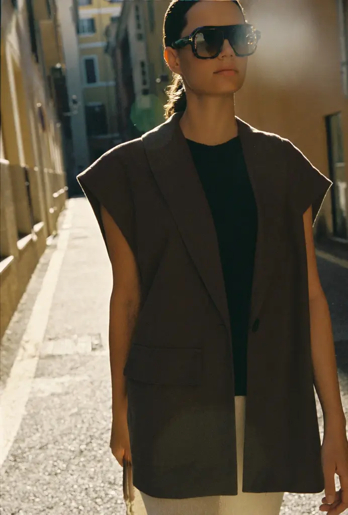 Studio Clique Taylor Sleeveless Blazer - Washed Brown