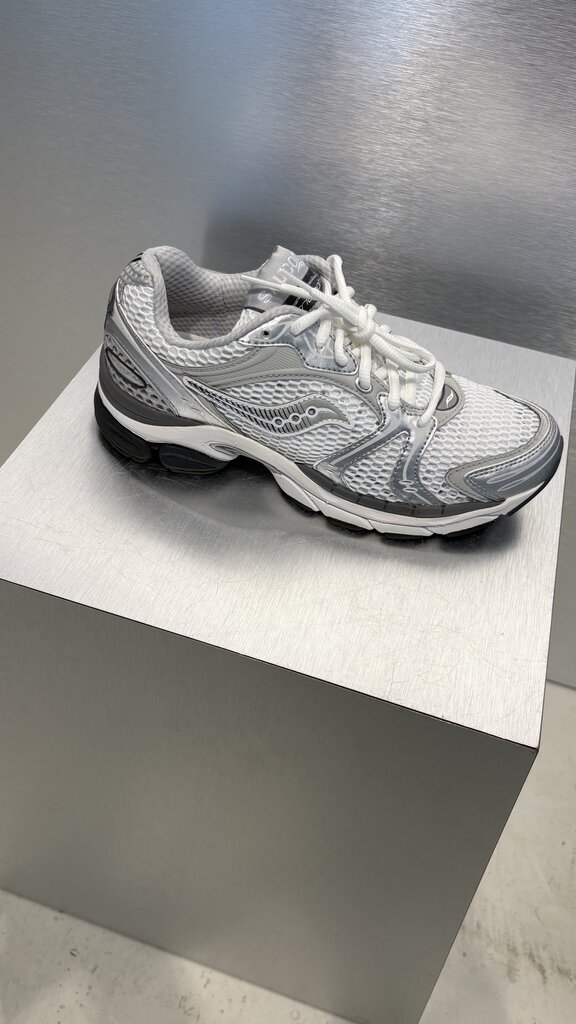 Saucony Progrid Thiumph 4 - White/Silver