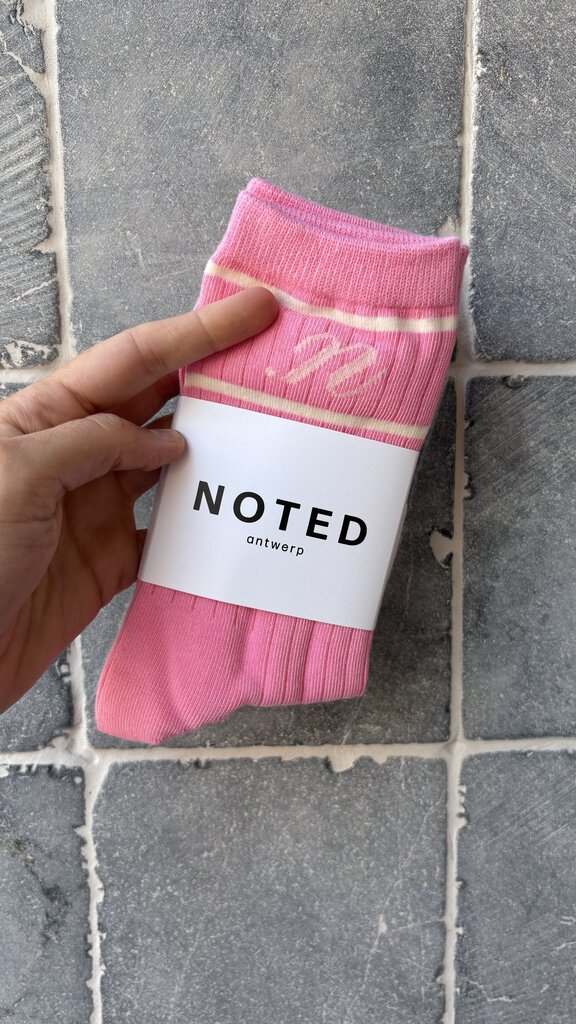 NOTED Logo Socks - Pink