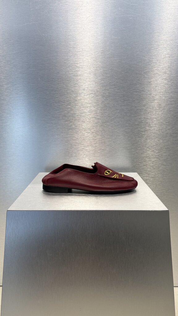 AVDW Catty Loafer - Burgundy/Gold