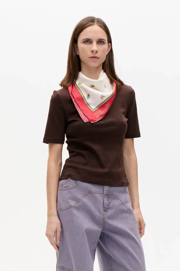 Baum und Pferdgarten Leah Scarf - Petite Flower Scarf