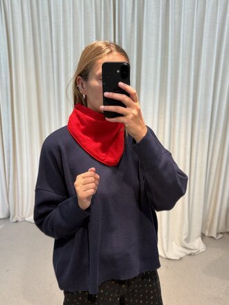 Oti Triangle Merino Scarf - Red