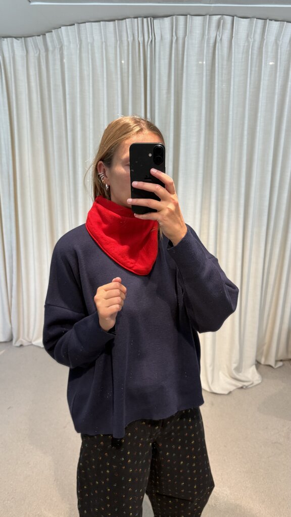 Oti Triangle Merino Scarf - Red
