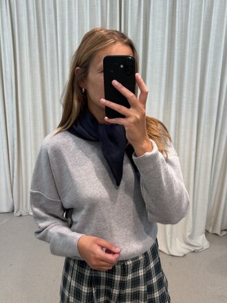 Oti Triangle Merino Scarf - Navy