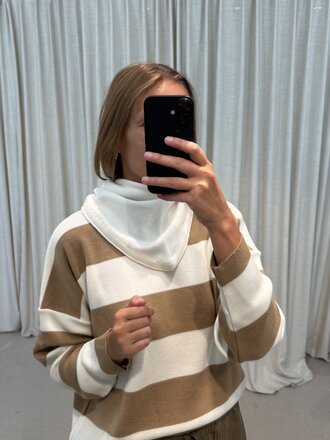 Oti Triangle Merino Scarf - Off White