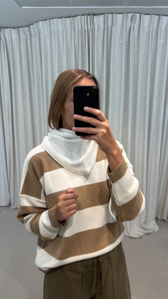 Oti Triangle Merino Scarf - Off White