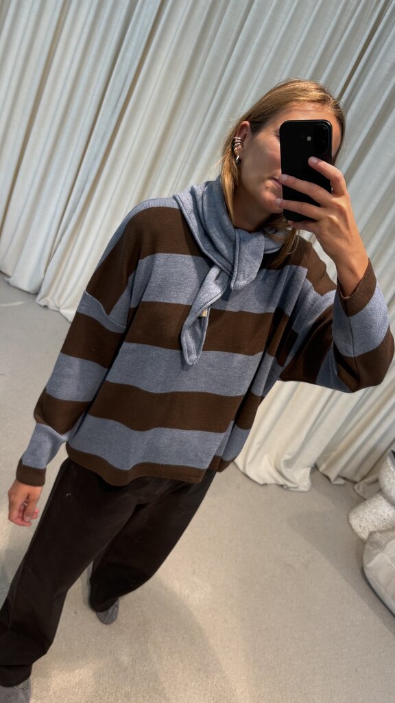 Oti Chloé Knit - Camel/Blue Striped