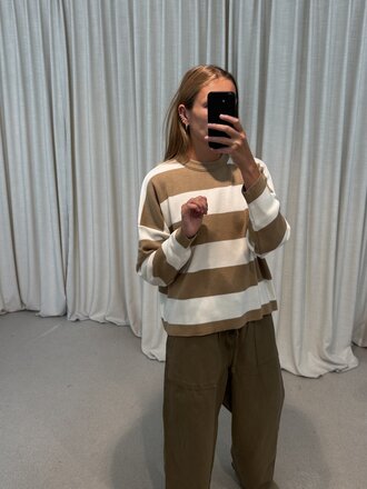 Oti Chloé Knit - Camel/Off White Striped