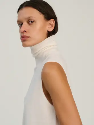 Rhea Knitted Sleeveless Turtleneck - Off White