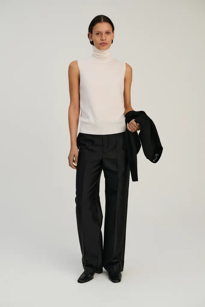 Rhea Knitted Sleeveless Turtleneck - Off White