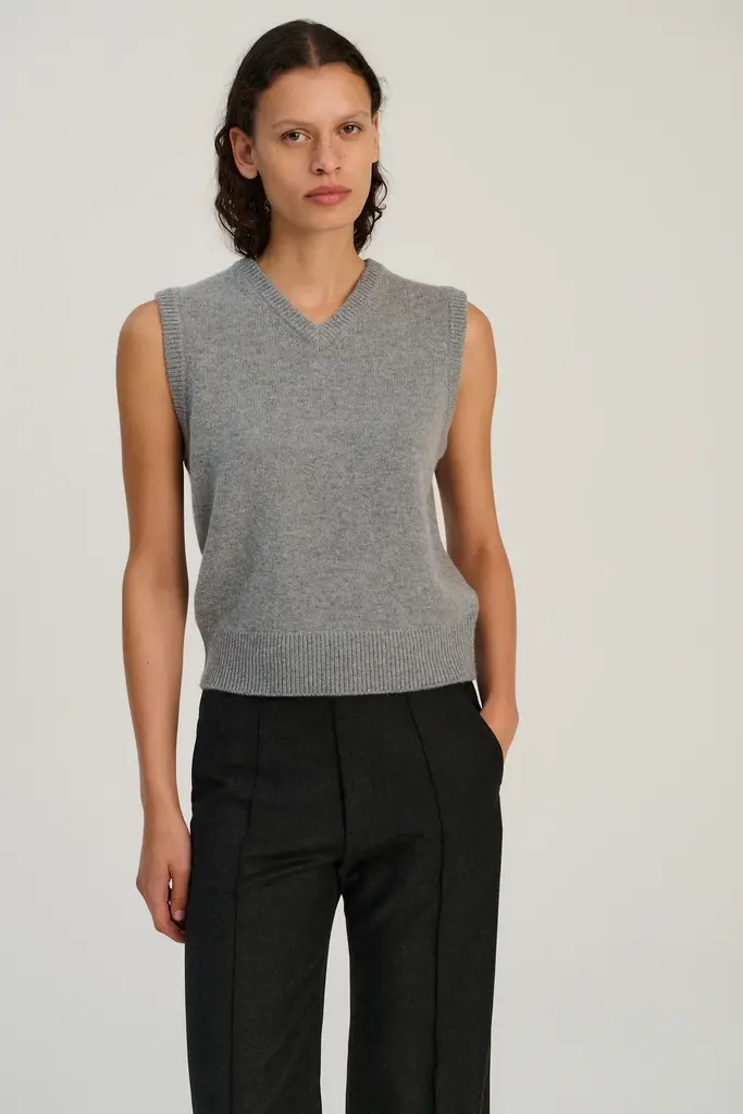 Rhea Knitted Vest - Mid Grey