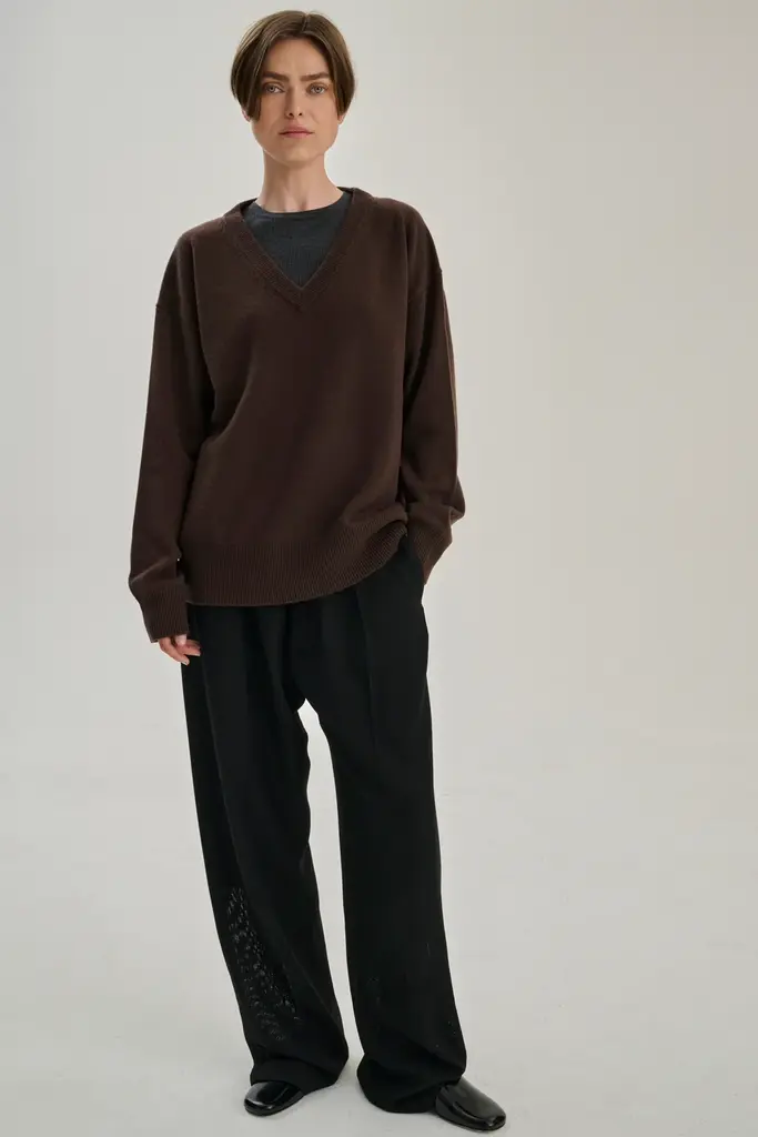 Rhea Knitted V-neck - Dark Brown