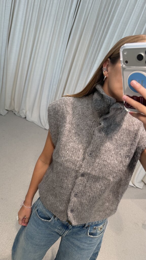 INTI Anabel Cuelo Vest - Carbon