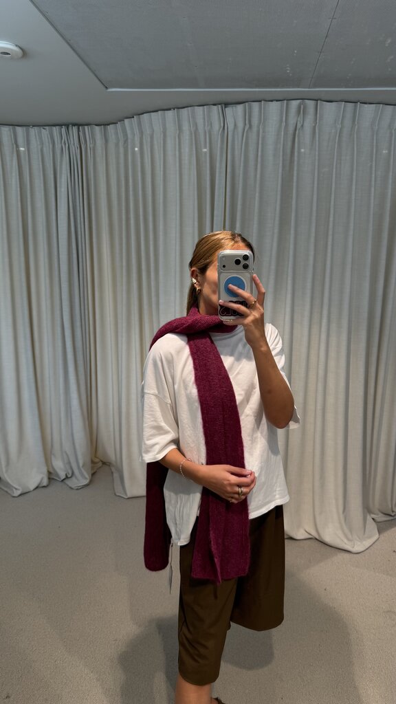 No Man's Land Knitted Mohair Scarf - Soft Cherry
