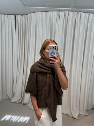 No Man's Land Triangle Scarf - Dark Mink
