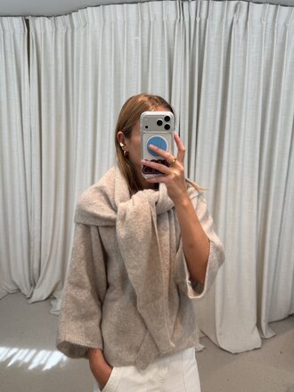 No Man's Land Triangle Scarf - Oyster