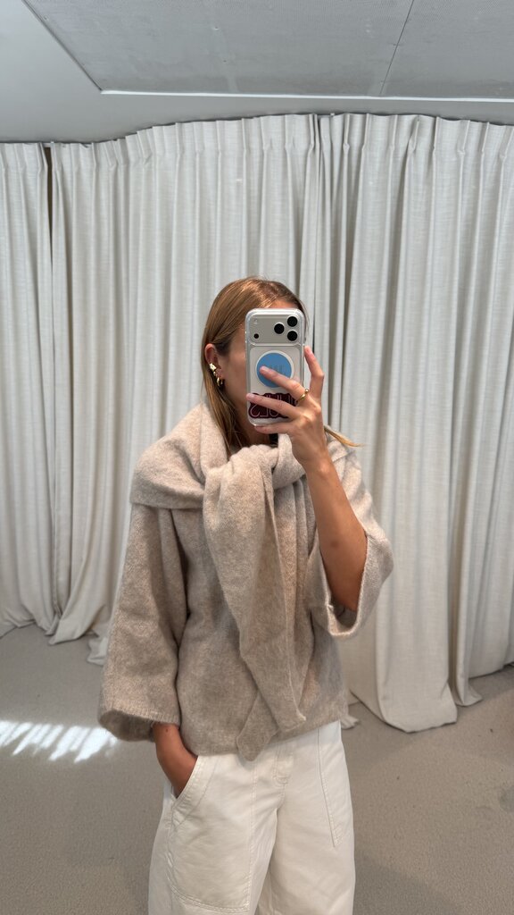 No Man's Land Triangle Scarf - Oyster