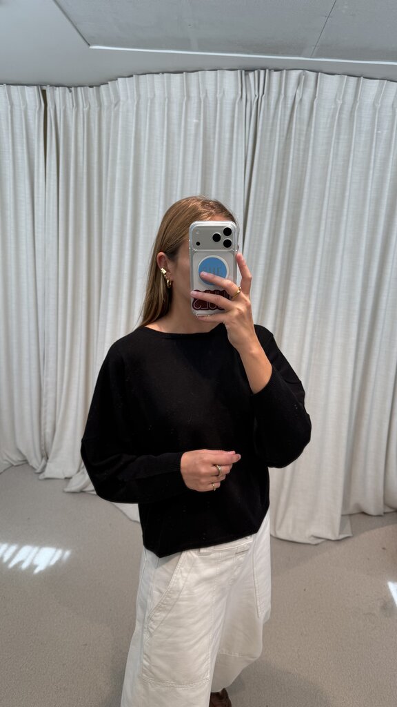 No Man's Land Knitted Sweater - Core Black