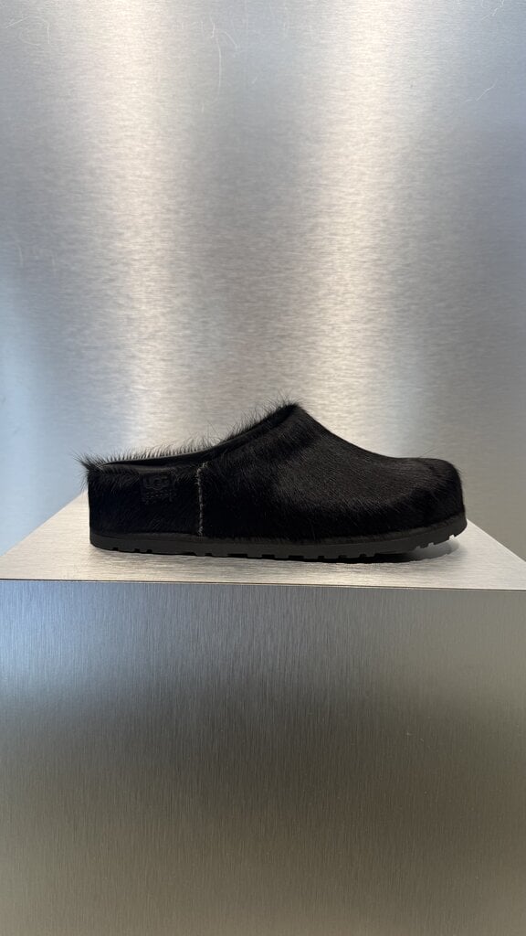 UGG UGG Otzo Calf Hair Clog - Black