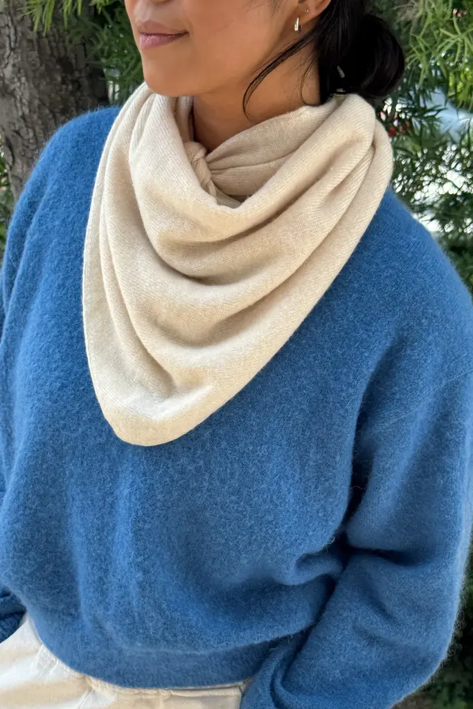 Le Bon Shoppe Cashmere Triangle Shawl - Oatmeal