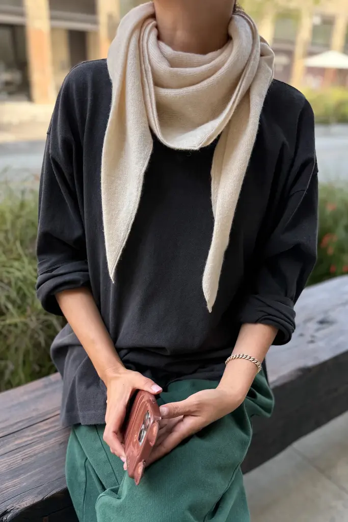 Le Bon Shoppe Cashmere Triangle Shawl - Oatmeal