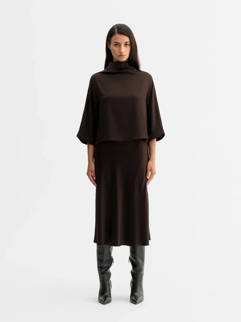 Ahlvar Gallery Thia Silk Tee - Dark Brown