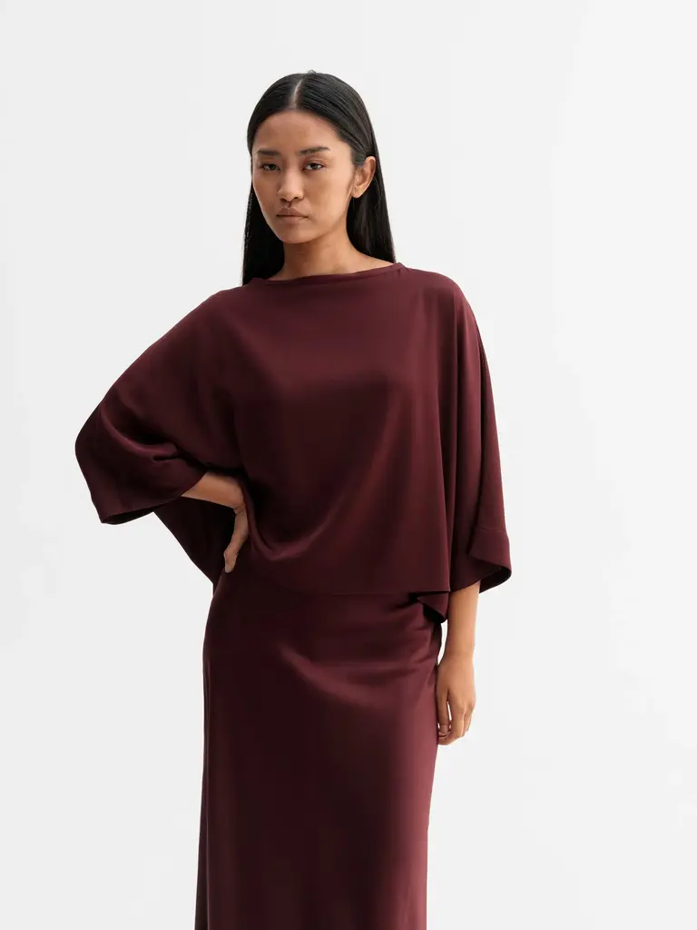 Ahlvar Gallery Thea Silk Tee - Burgundy
