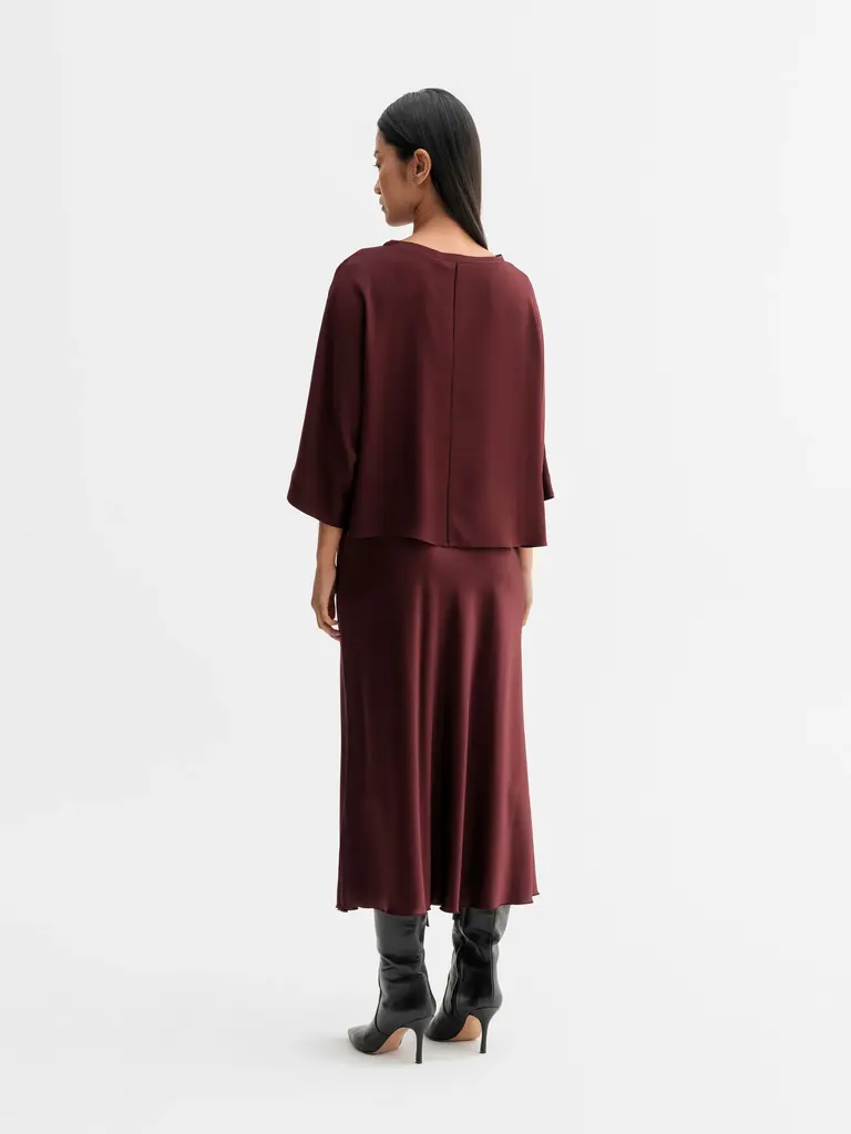 Ahlvar Gallery Thea Silk Tee - Burgundy