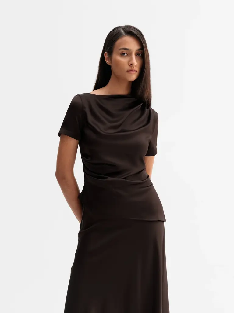 Ahlvar Gallery Lizi Satin Tee - Dark Brown