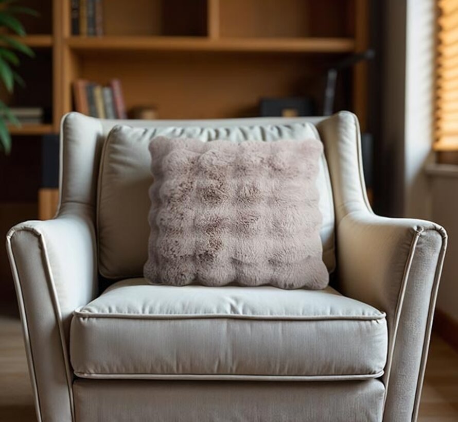 Sierkussen - Pom Rabbit Fur - Taupe/Roze