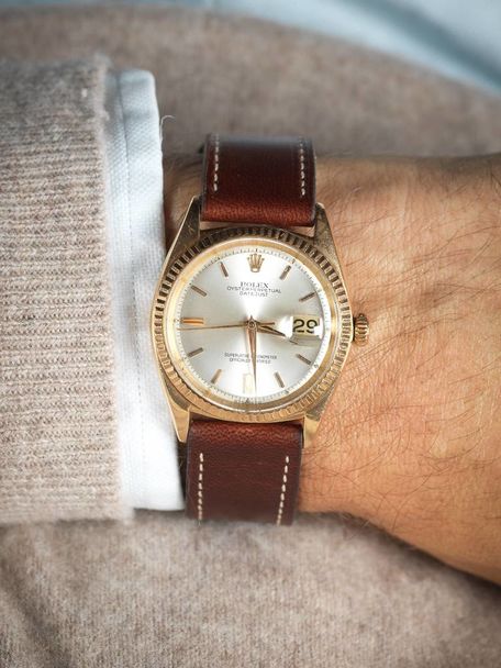 rolex datejust gold leather strap