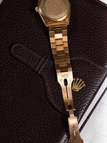 Rolex SOLD-Rolex Day-Date 18328 – Mahogany Dial – box papers