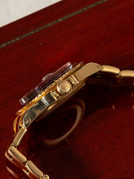 Rolex Rolex Submariner 1680 Yellow Gold “Feet First” Dial – 1977 – Close to New Old Stock