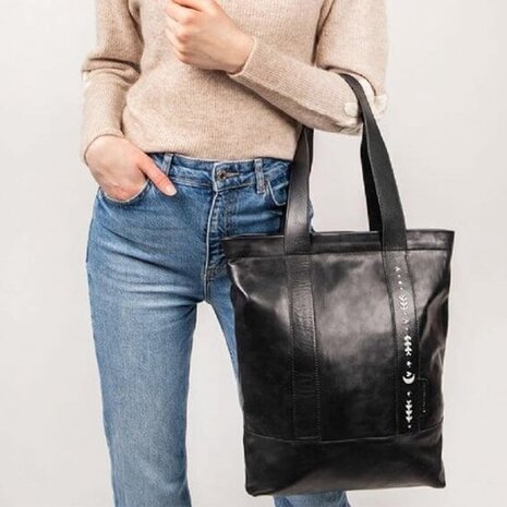 Cowboysbag Shopper Gibbous x Dapper Maentje 13 Kopen ByMetz