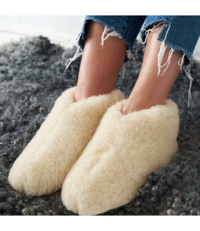The Cozy Sheep wit wollen pantoffels