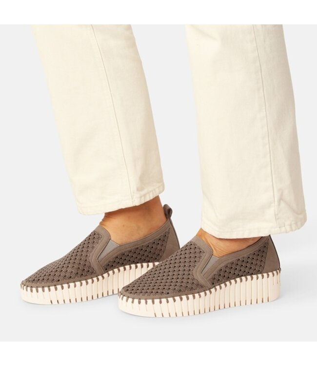 Ilse Jacobsen Tulip slip-on with wedge sole khaki