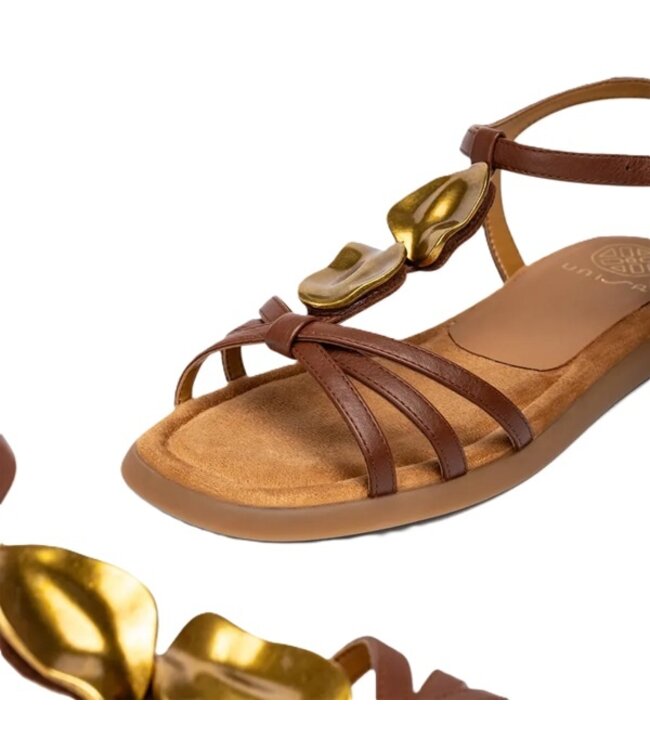 Unisa platte sandalen met metalen versiering bruin leer