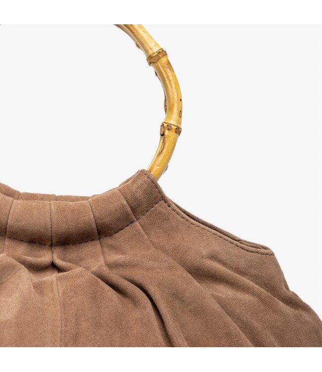Unisa taupe suède schoudertas met bamboe handvat