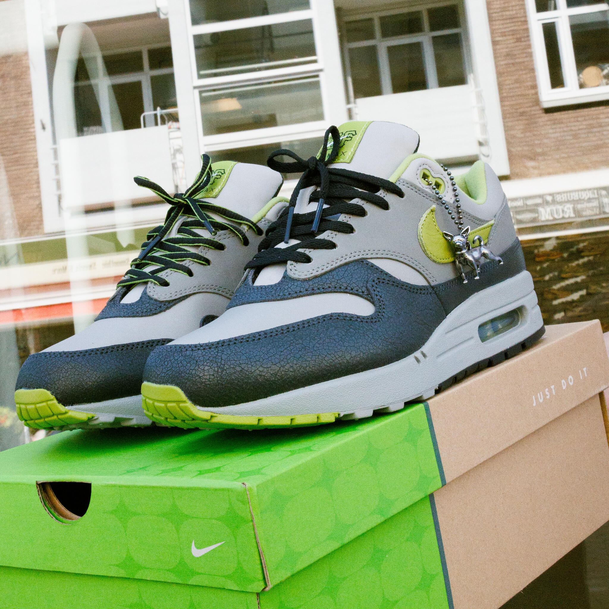NIKE AIR MAX 1 SP X HUF HF3713 002 WOEI