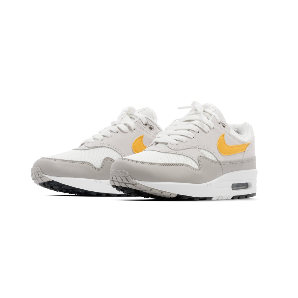 NIKE AIR MAX 1 ESS ‘UNIVERSITY GOLD’