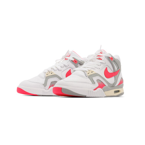 NIKE WOEI