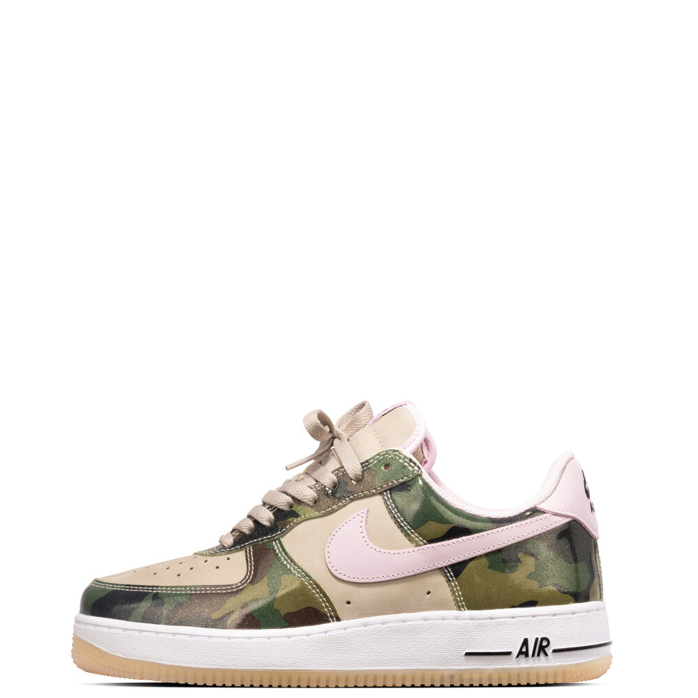 NIKE AIR FORCE 1 LOW RETRO ‘PATENT CAMO PINK'