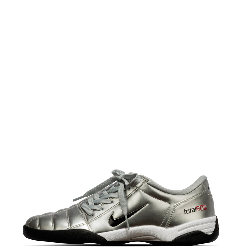 NIKE W T90 ‘METALLIC SILVER’