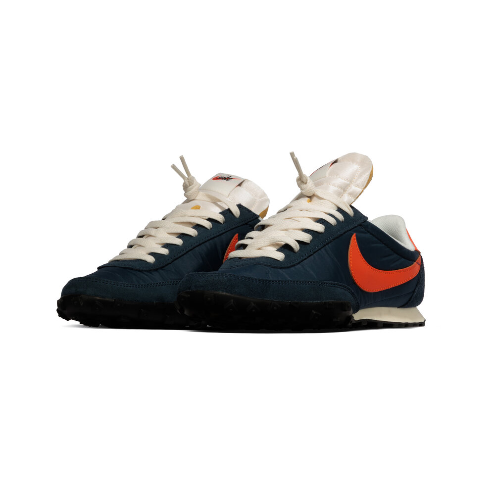 NIKE WAFFLE RACER ‘MIDNIGHT NAVY SAFETY ORANGE’