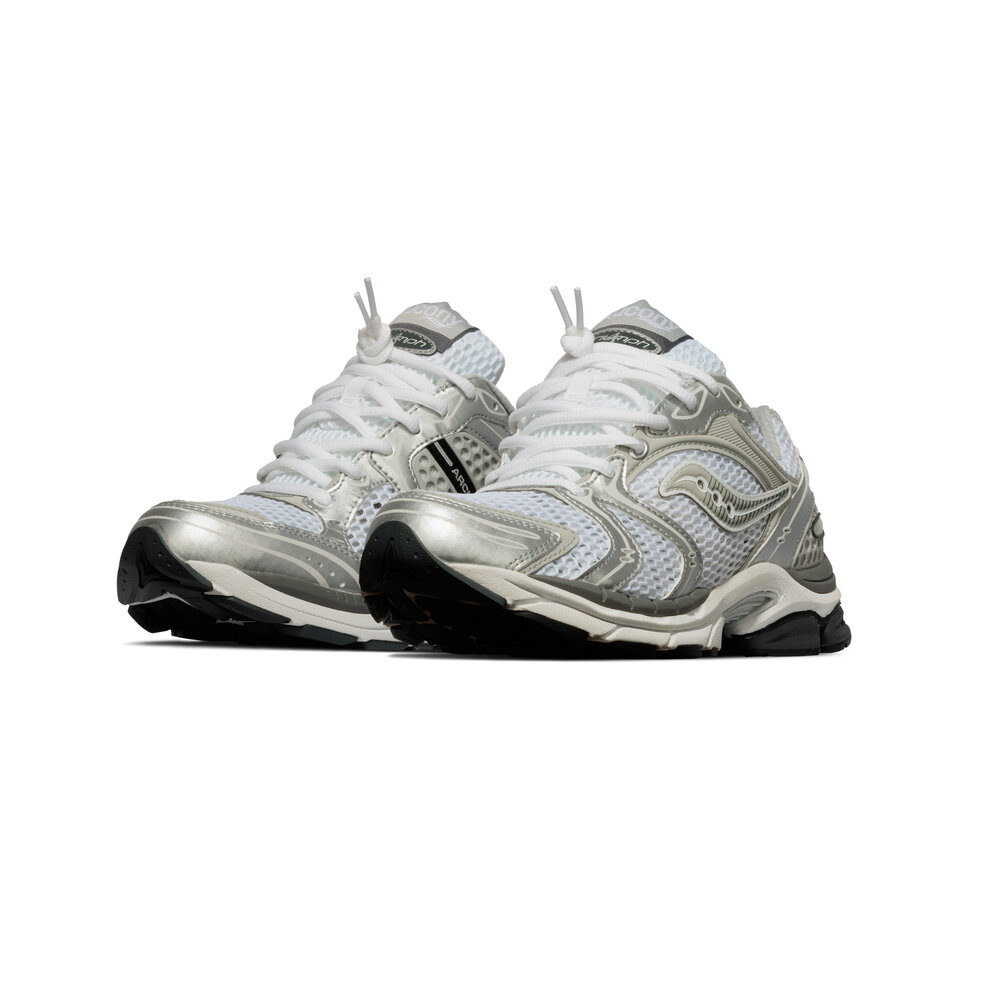 SAUCONY PROGRID TRIUMPH 4 ‘WHITE SILVER’