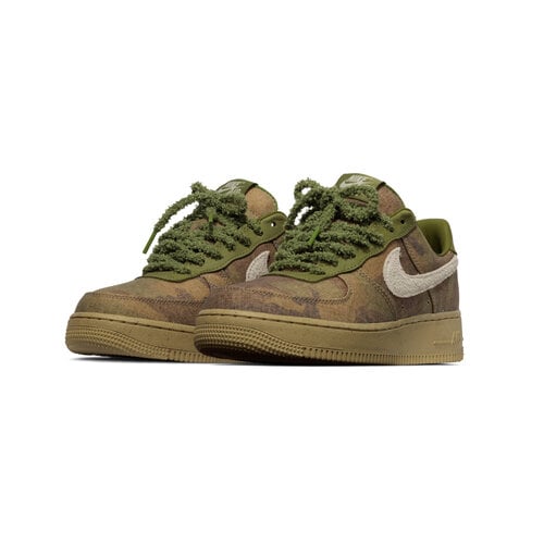 NIKE AIR FORCE 1 LOW QS CAMO ‘ASPARAGUS/WHEAT GRASS-ALUMINUM’